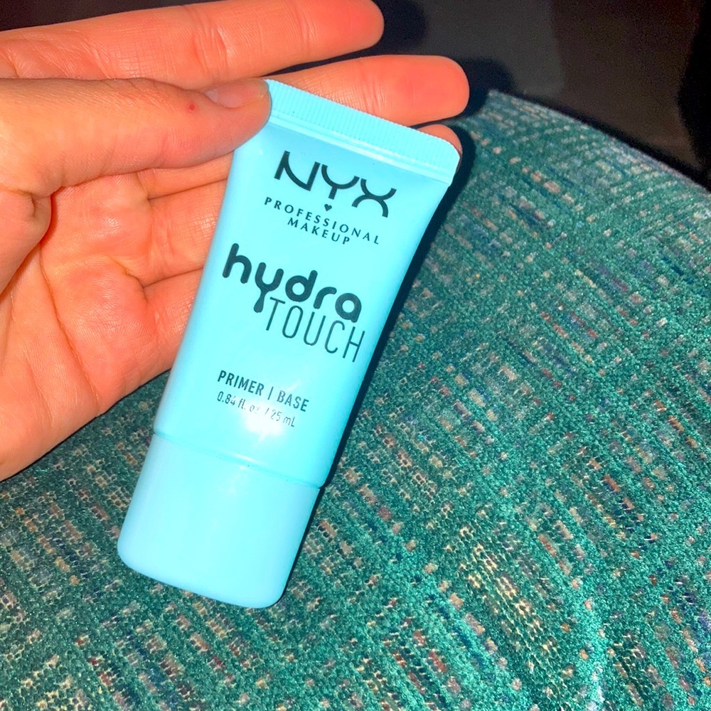 Nyx hydro touch primer